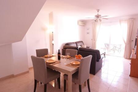 Amplio Apartamento Con Piscina Cerca De La Playa เนร์คา ภายนอก รูปภาพ