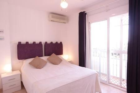 Amplio Apartamento Con Piscina Cerca De La Playa เนร์คา ภายนอก รูปภาพ