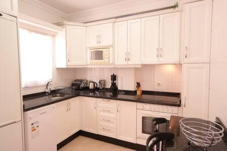 Amplio Apartamento Con Piscina Cerca De La Playa เนร์คา ภายนอก รูปภาพ