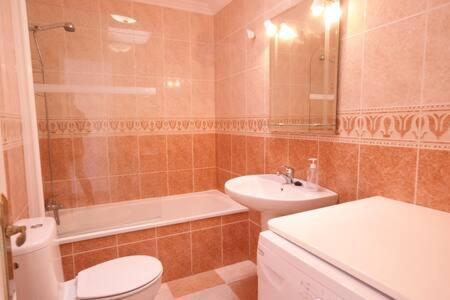 Amplio Apartamento Con Piscina Cerca De La Playa เนร์คา ภายนอก รูปภาพ
