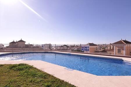 Amplio Apartamento Con Piscina Cerca De La Playa เนร์คา ภายนอก รูปภาพ