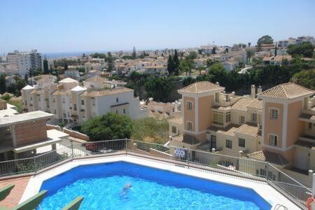 Amplio Apartamento Con Piscina Cerca De La Playa เนร์คา ภายนอก รูปภาพ